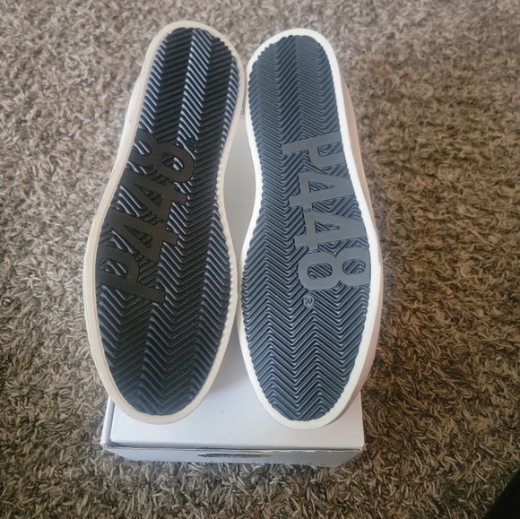 P448 Thea Sneaker - Picture 5 of 6